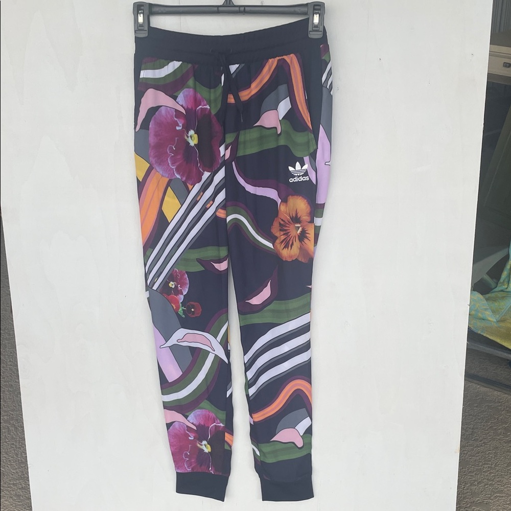 Adidas Women’s SZ S Multicolor Floral Crepe Joggers Vintage 2015 NEW